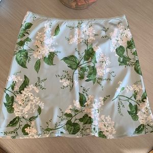Reformation Frankie Short Silk Skirt Green Floral Size 10 Beautiful